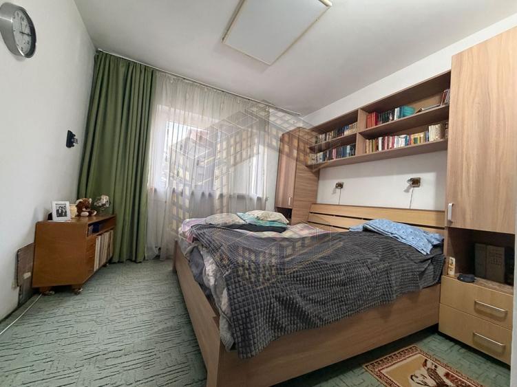 Apartament cu 3 camere semidecomandat, mobilat în Girocului