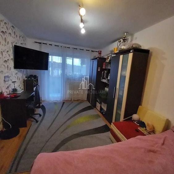Apartament 2 camere, hol patrat, etaj intermediar, Dambu - 1