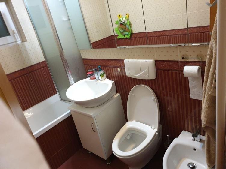 Apartament cu 3 camere decomandat în Aradului