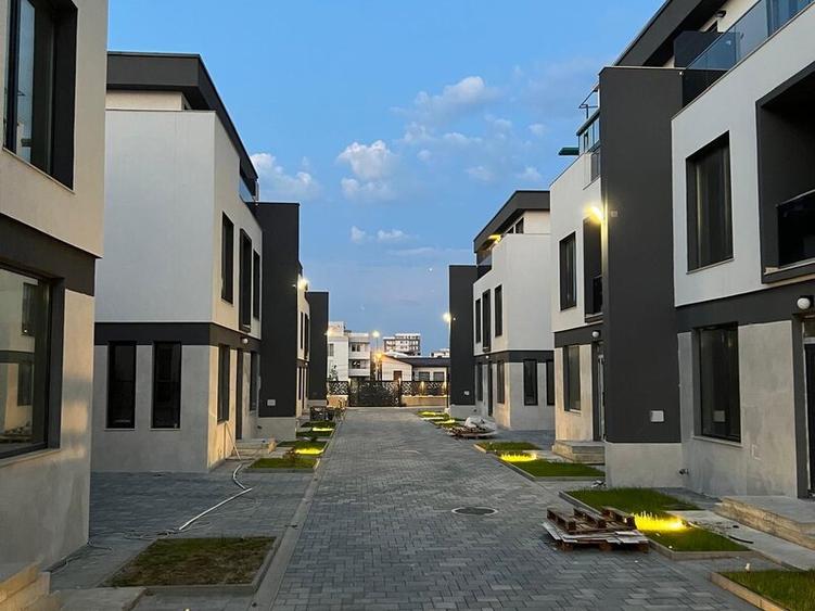 Casă cu 4 camere cu Canalizare în Central