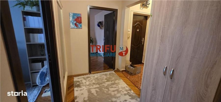 Apartament cu 3 camere decomandat în Cetate
