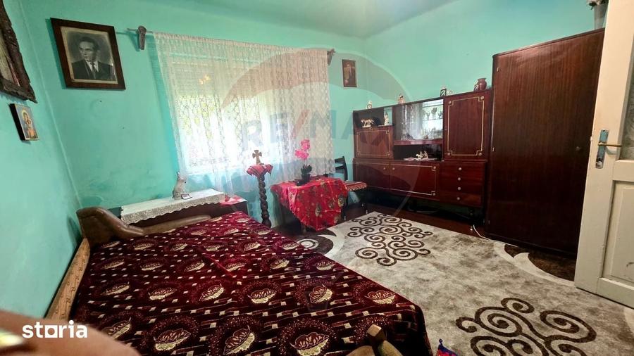 Casă cu 4 camere cu Teren 540 Mp în Central