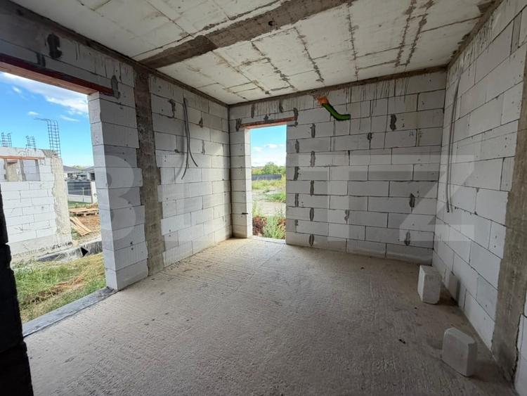 Casă individuală cu 4 camere cu Teren 350 Mp în Cetate