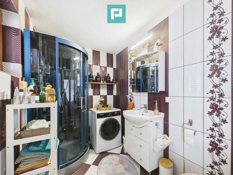Casă individuală cu 6 camere cu Canalizare în Macea