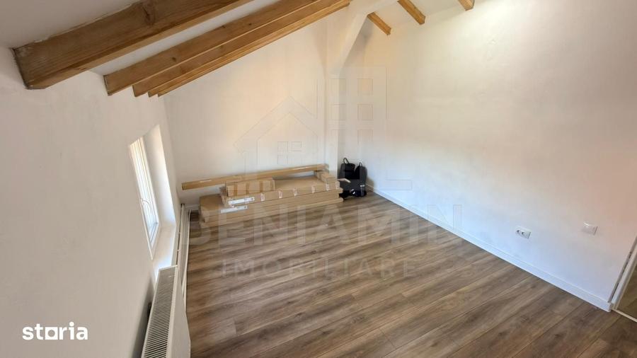Casă cu 4 camere cu Teren 562 Mp în Cernele