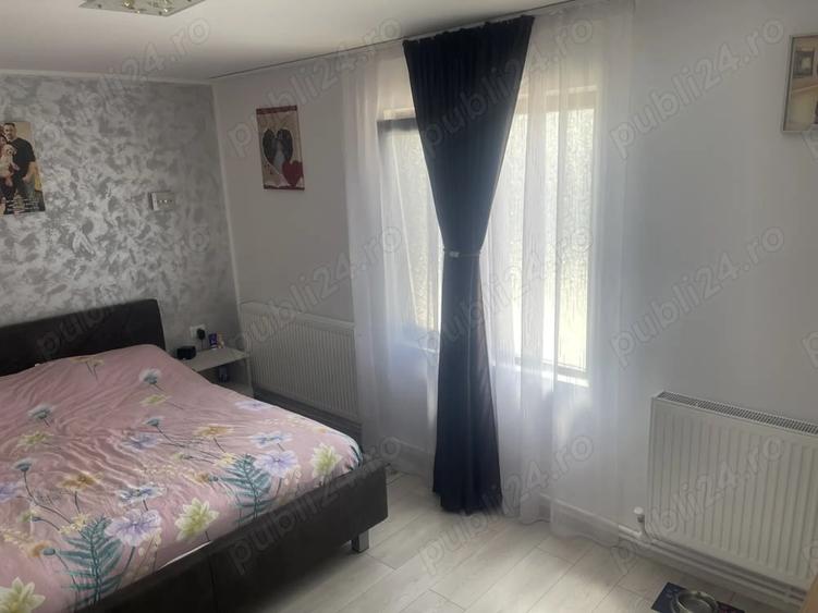 Casă cu 5 camere cu Teren 2000 Mp în Movila Miresii