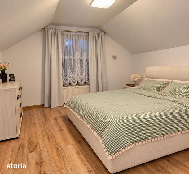 Casă cu 4 camere cu Teren 250 Mp în Vladimirescu