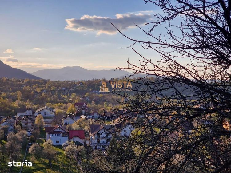 Casă cu 6 camere cu Teren 1500 Mp în Central