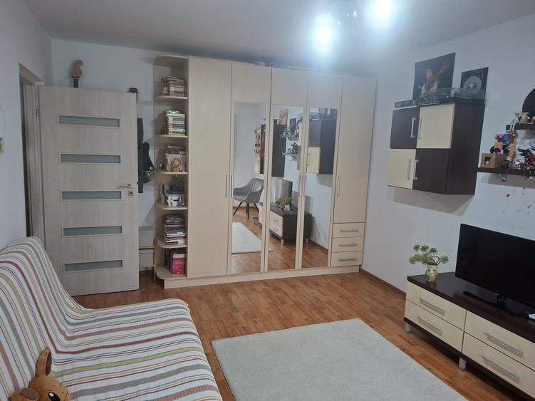 Garsonieră decomandată în Berceni