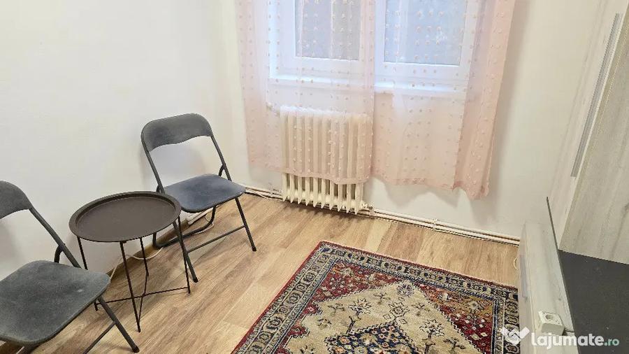 Apartament cu 3 camere semidecomandat în Titu Maiorescu