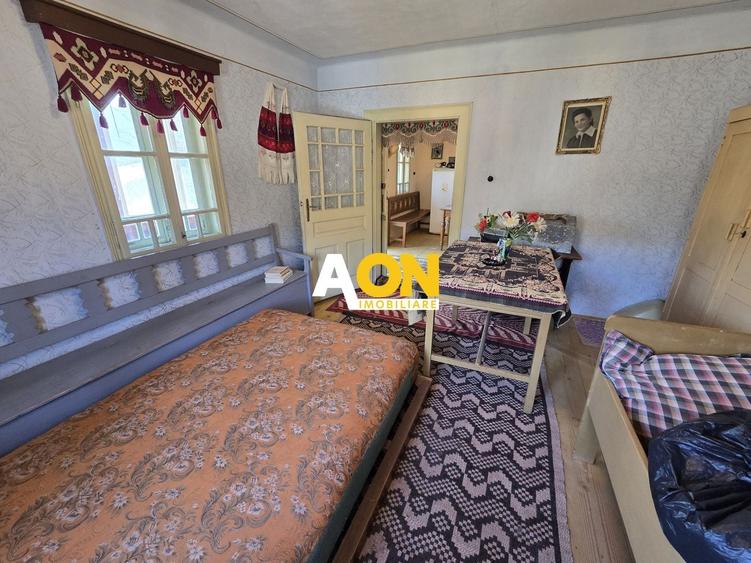 Casă individuală cu 2 camere cu Canalizare în Central