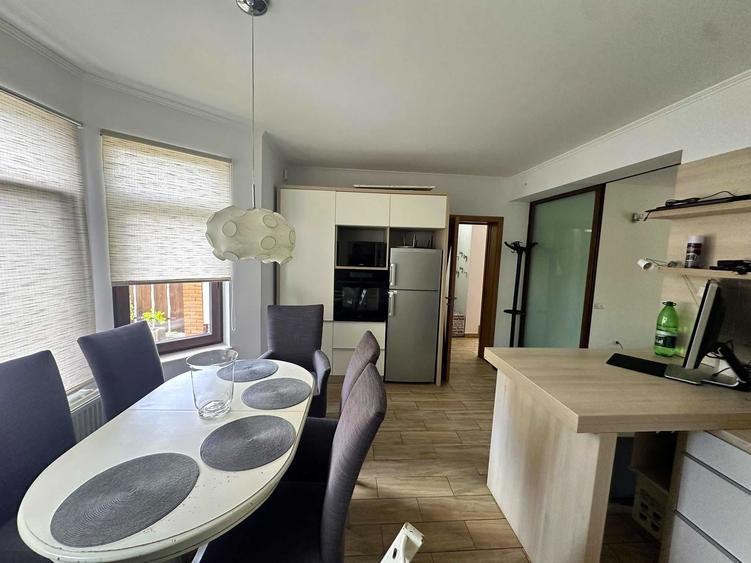 Casă cu 4 camere cu Teren 250 Mp în Exterior Vest