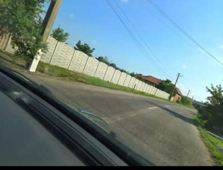 Casă cu 4 camere cu Teren 4113 Mp în Sacoșu Mare