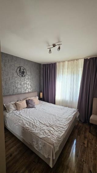 Apartament cu 3 camere semidecomandat, mobilat în Complex Studențesc