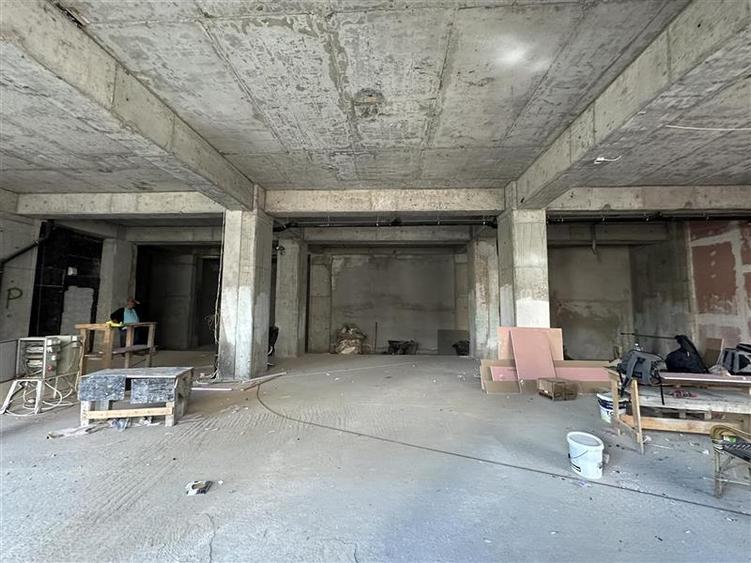 Spațiu comercial, de 72 mp, în P-ța Alba Iulia