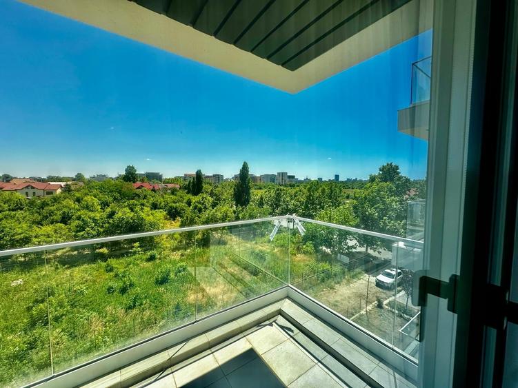 Apartament cu 3 camere decomandat în Sisești