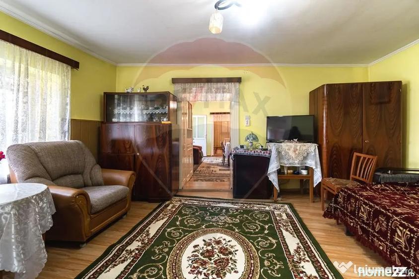Casă cu 4 camere cu Teren 1068 Mp în Perșani
