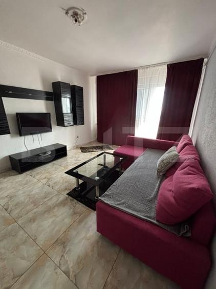 Apartament cu 2 camere decomandat, mobilat în Republicii