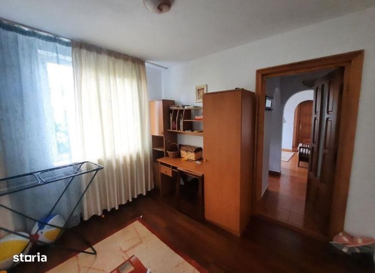 Apartament cu 4 camere în Dărmănești