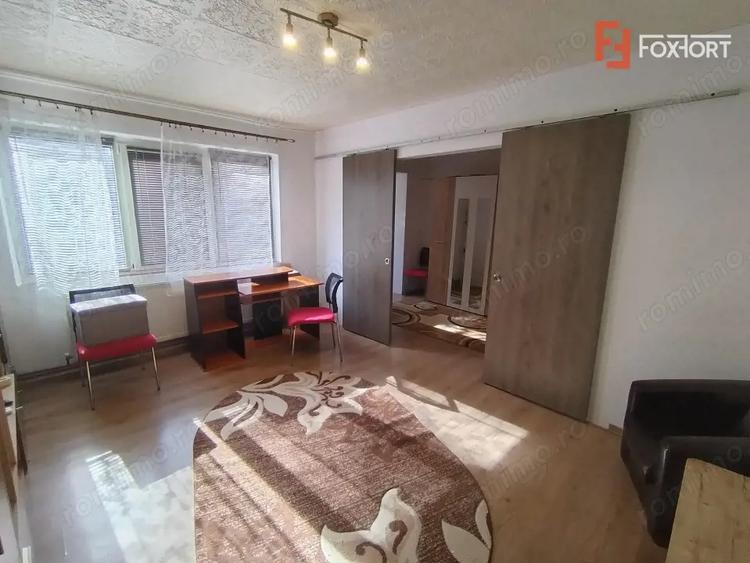 Apartament cu 2 camere semidecomandat, mobilat în P-ța Doina