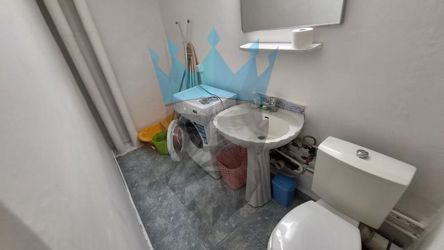 Apartament cu 3 camere decomandat, mobilat în Lujerului