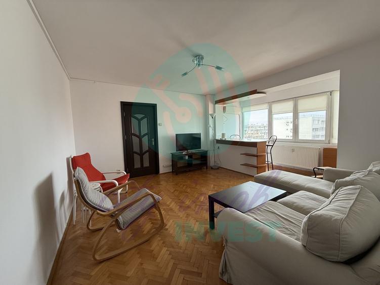 Apartament cu 3 camere semidecomandat în Câmpia Libertății