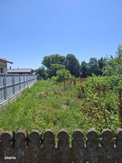 Casă cu 4 camere cu Teren 3000 Mp în Central