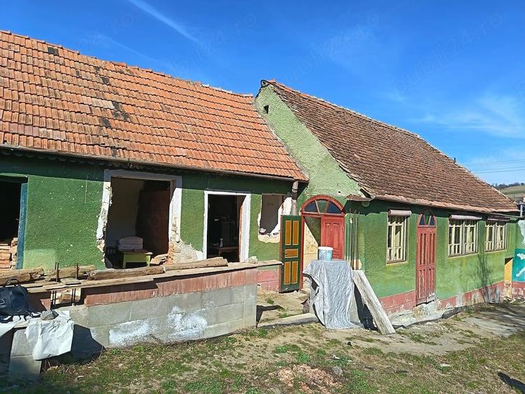 Casă cu Teren 1565 Mp în Sângătin