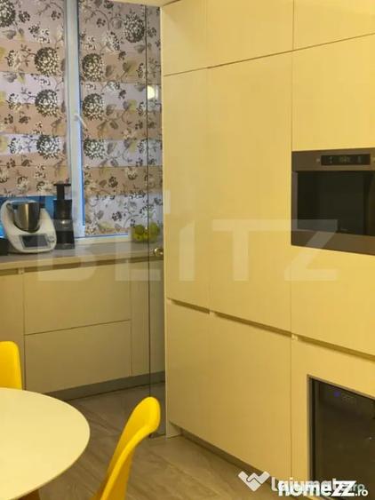 Apartament cu 4 camere semidecomandat în Plopilor
