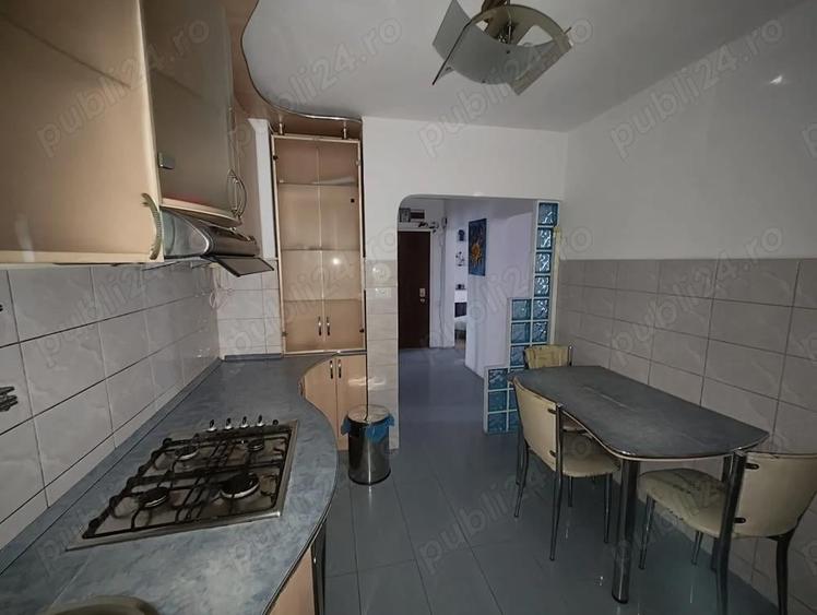 Apartament cu 3 camere decomandat în Rogerius