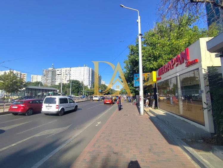 Spațiu comercial, de 40 mp, în Titan