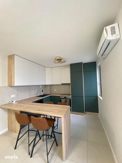 Apartament cu 3 camere semidecomandat în Micro 16