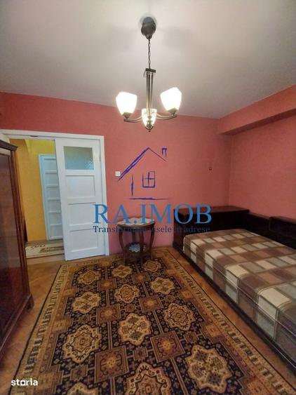 Apartament cu 3 camere semidecomandat în Ultracentral