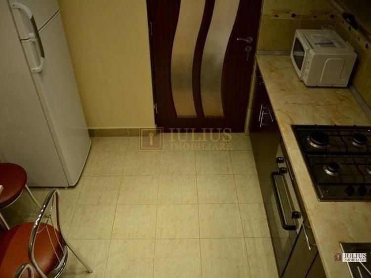 Apartament cu 3 camere semidecomandat, mobilat în Circumvalațiunii