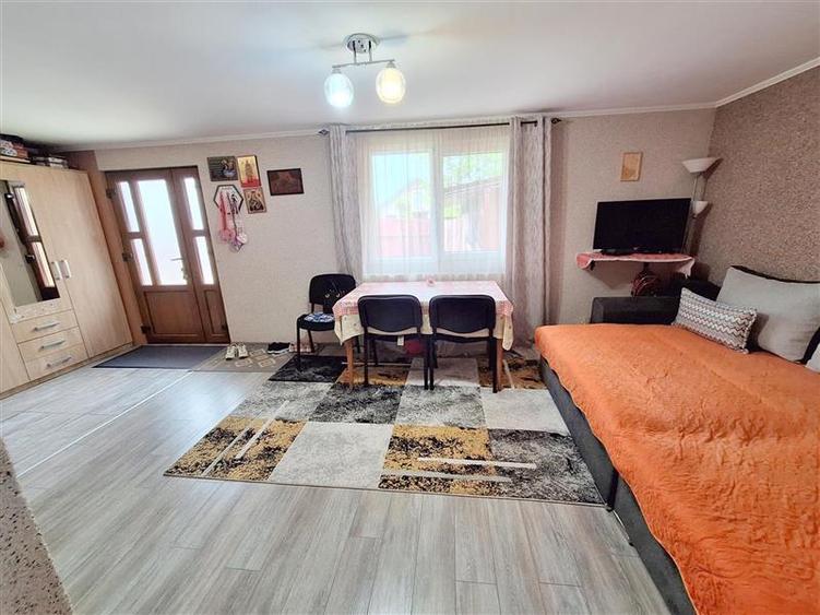 Casă individuală cu 3 camere cu Teren 263 Mp în 9 Mai
