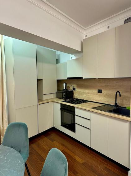 Apartament cu 2 camere, mobilat în City Park Mall
