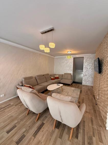 Apartament cu 3 camere decomandat în Colentina