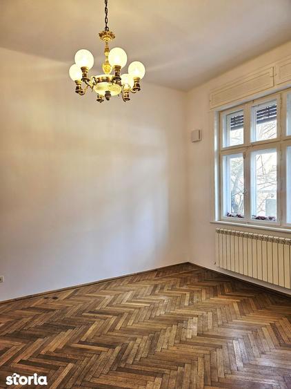 Casă cu 6 camere cu Teren 250 Mp în Unirii
