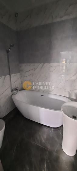 Casă individuală cu 4 camere cu Canalizare în Valea Adâncă
