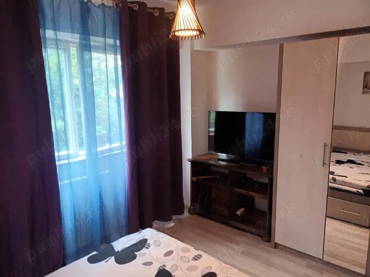 Apartament cu 2 camere decomandat în Craiovița Nouă