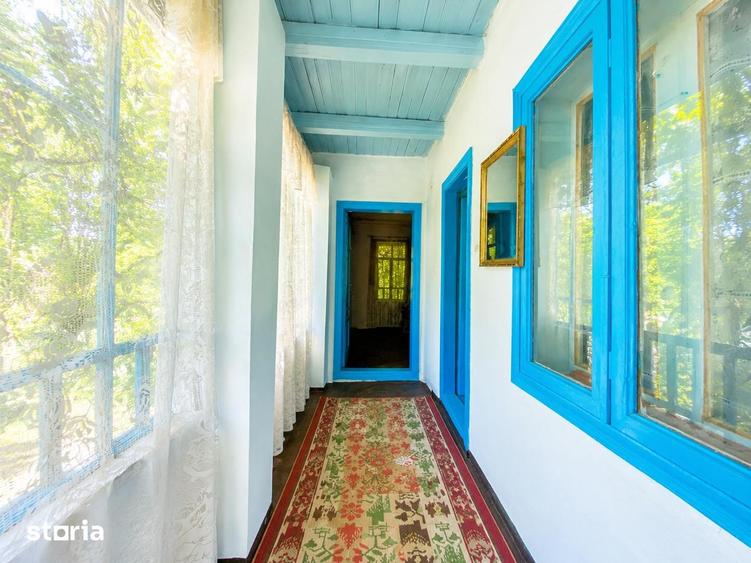 Casă cu 2 camere cu Teren 3000 Mp în Podu Roș