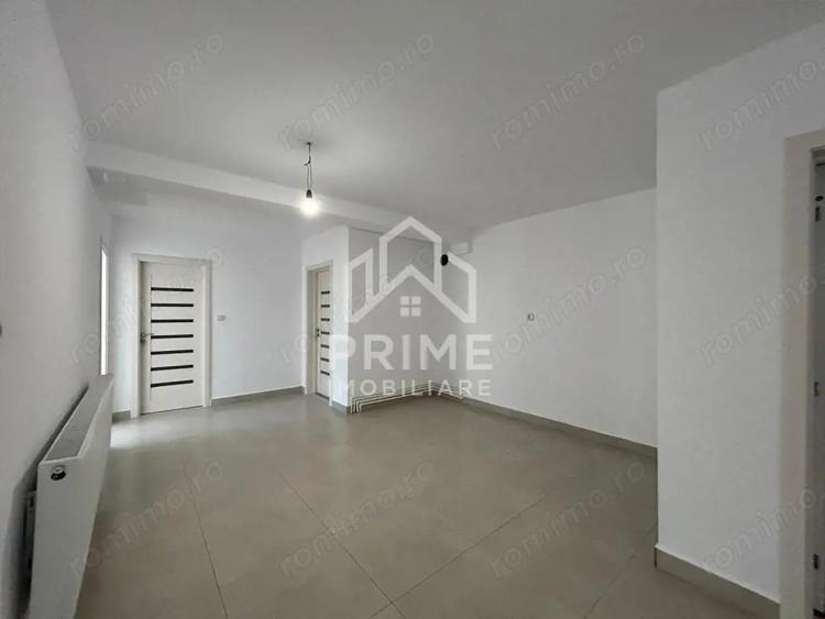Casă cu 8 camere cu Teren 504 Mp în Central