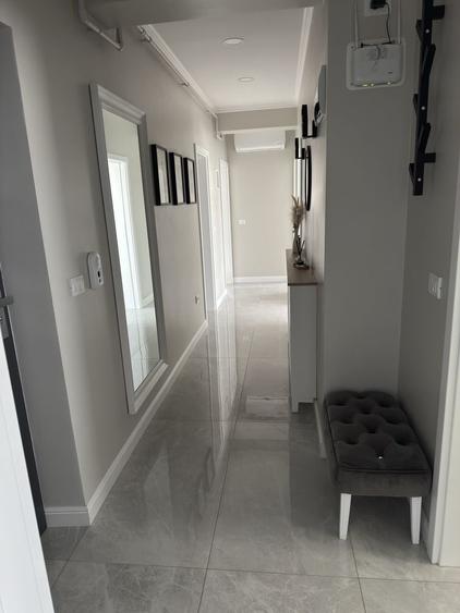 Apartament cu 3 camere decomandat în Traian