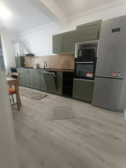 Apartament cu 2 camere decomandat, mobilat în Central