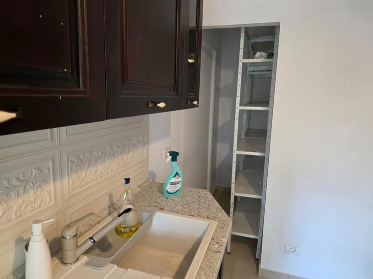 Apartament cu 4 camere decomandat în Doamna Ghica