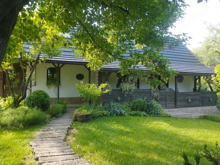 Casă cu 1 camere cu Teren 7500 Mp în Bazna