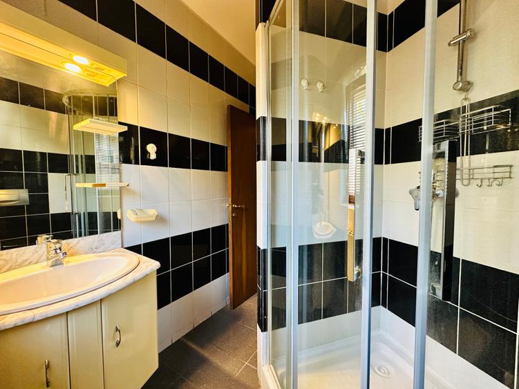 Apartament cu 2 camere semidecomandat în P-ța Dorobanți