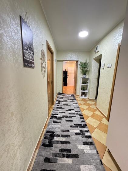 Apartament cu 4 camere decomandat în Dacia