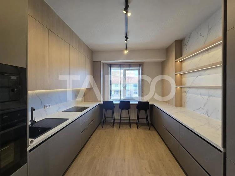 Apartament cu 3 camere decomandat în Central