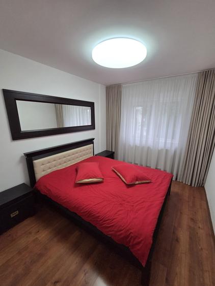 Apartament cu 3 camere decomandat, mobilat în Zorilor